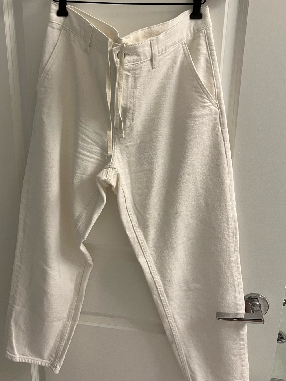 UNIQLO White Relaxed Jeans with Internal Drawstring โ Size 30โ33
